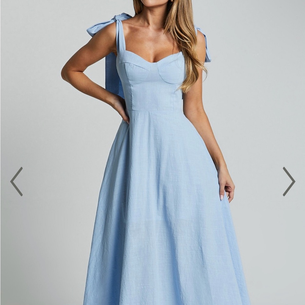 Elegant Light Blue Sleeveless Dress